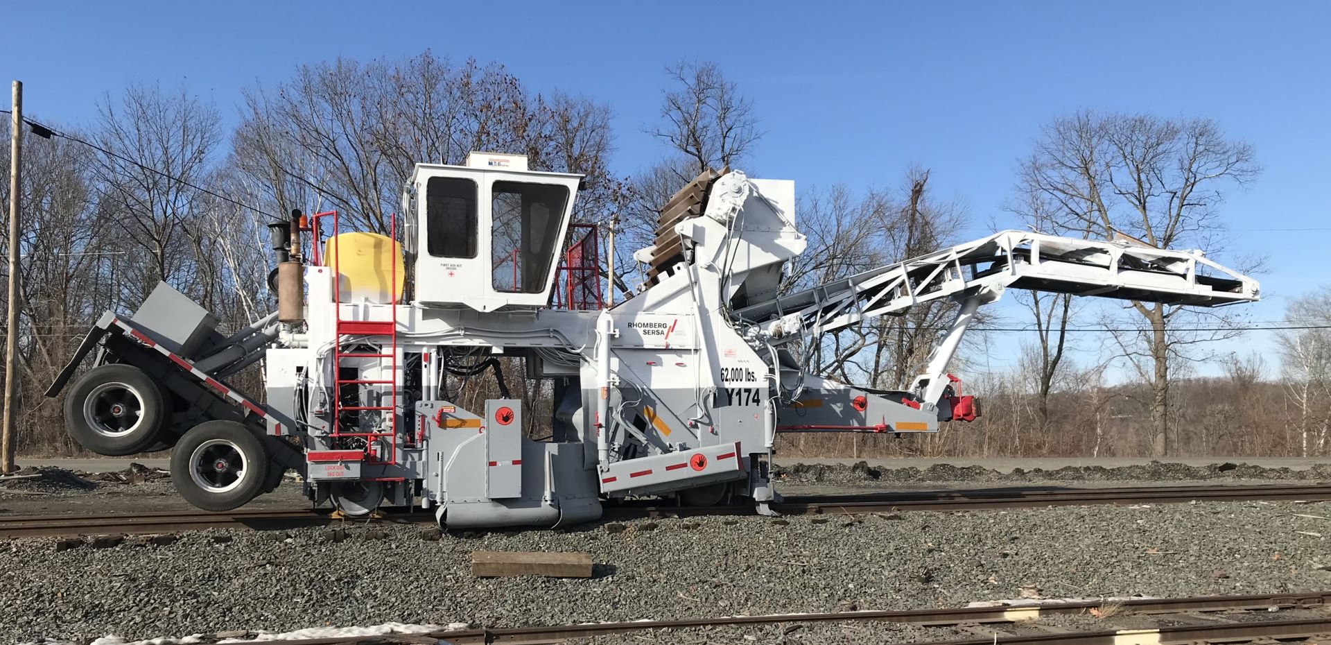 Ballast-Maintenance-Service-Yard-and-Track-Cleaning