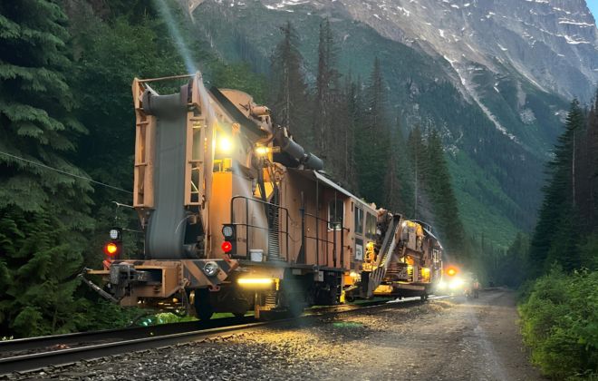 RM80-UHR-Production-Ballast-Cleaner